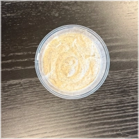 Ambachtelijke truffelmayonaise, vers bereid door onze chefs met echte truffel! ideaal als dip bij brood of als extra topping bij de carpaccio. Verkrijgbaar vanaf 100 gram.